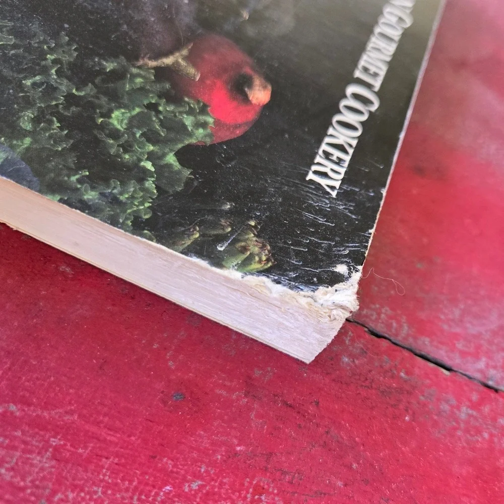 Vintage Vegetarian Gourmet Cookery Book softcover 1988